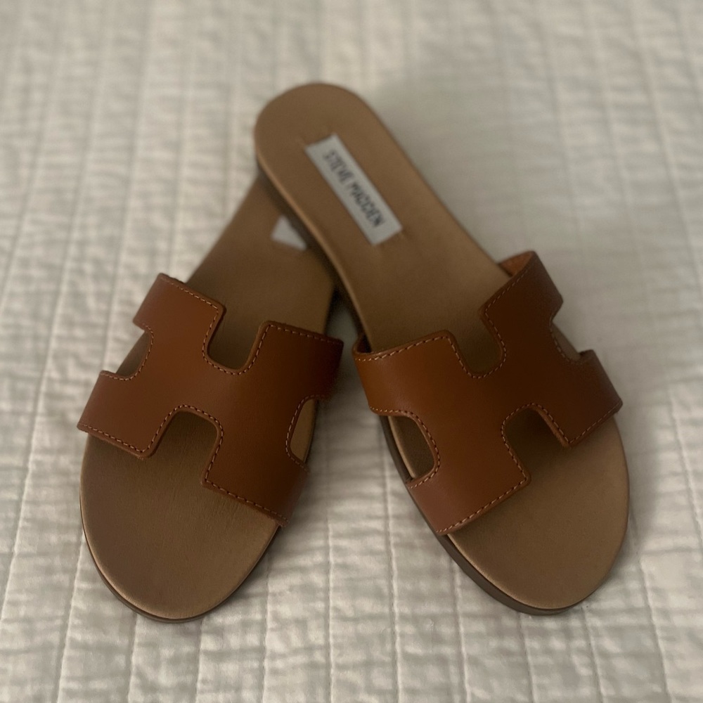 Steve Madden HADYN Cognac Leather Slide Flat Sandals in Size 7.5